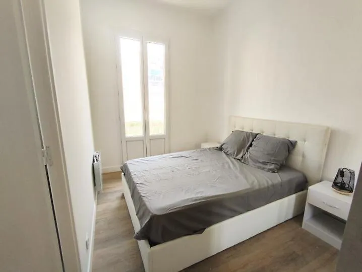 2Pieces - 1 Chambre - Port De Nice - Balcon 0*,  France